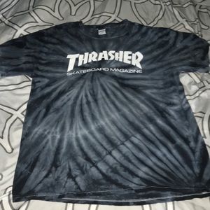 Grayish/greyish and black tie dye thrasher t-shirt